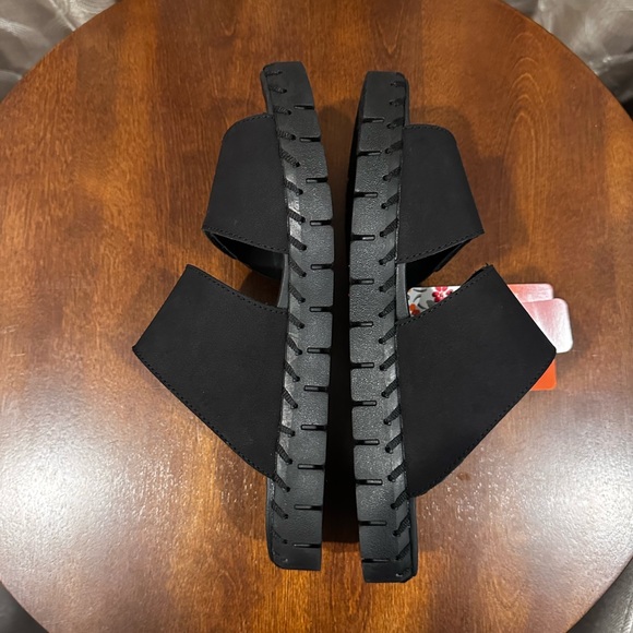 MUK LUKS Woman’s Flexi Sandals w/ Soft Cushion- Size: 7 - Picture 4 of 8